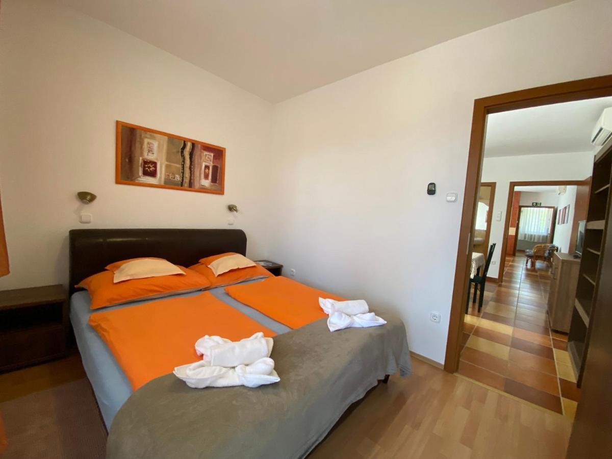 Апартаменты Gabi Lux Apartman Хайдусобосло Экстерьер фото