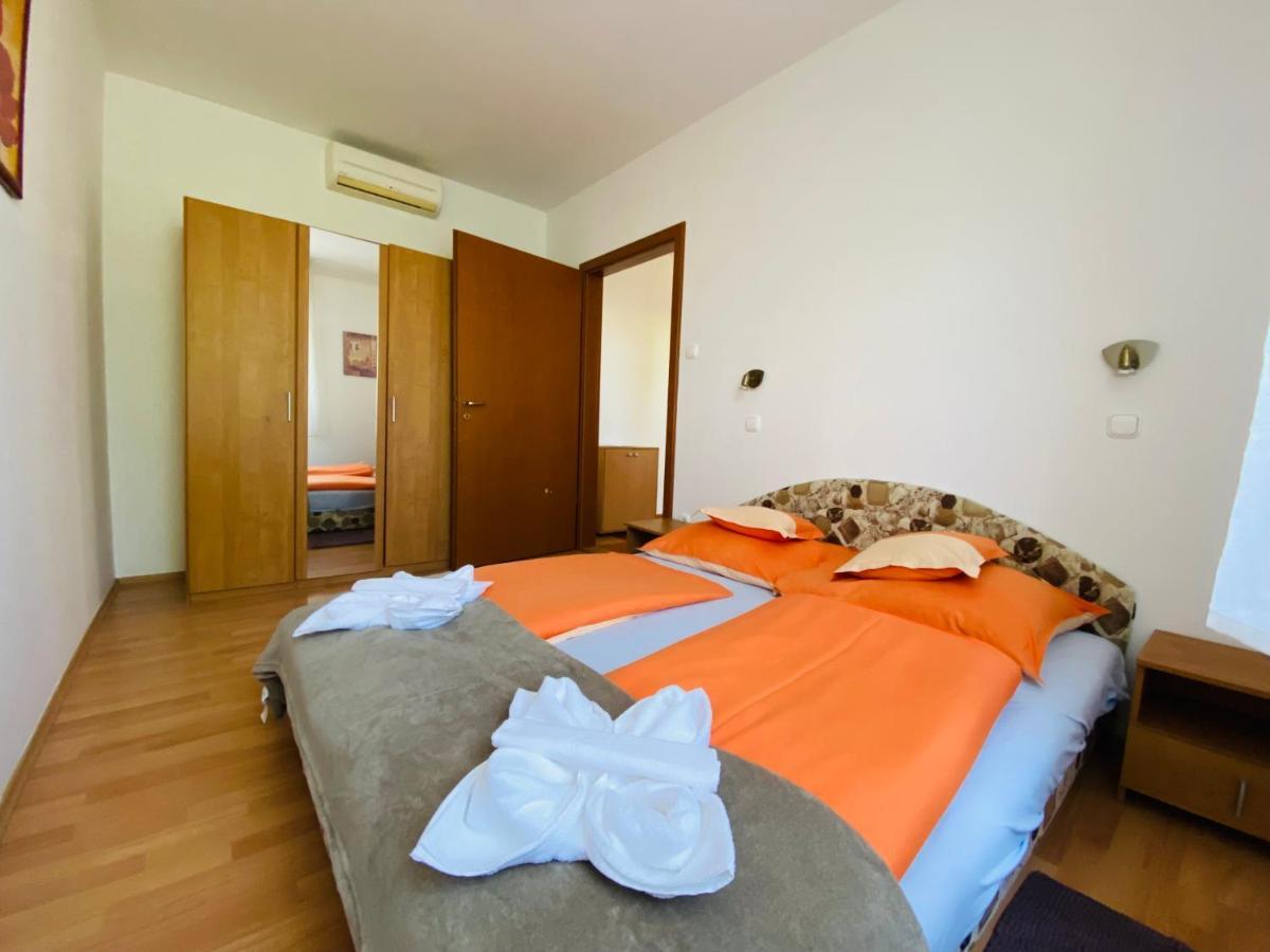 Апартаменты Gabi Lux Apartman Хайдусобосло Экстерьер фото